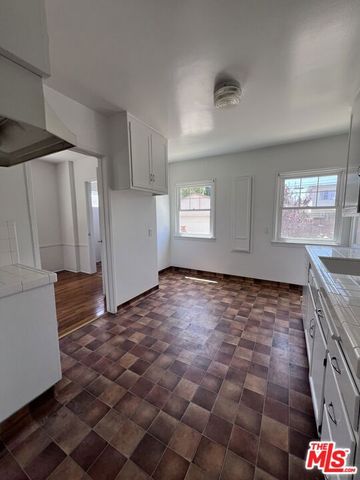 1851 Brockton Avenue, Los Angeles, CA 90025