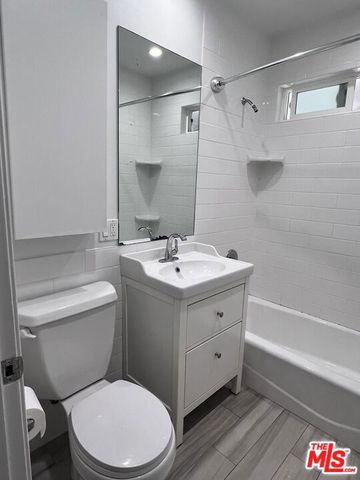1851 Brockton Avenue, Los Angeles, CA 90025