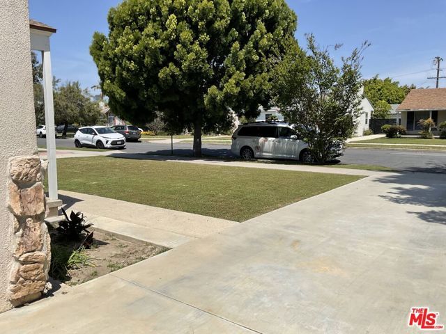1851 Brockton Avenue, Los Angeles, CA 90025