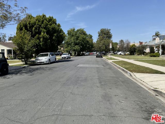 1851 Brockton Avenue, Los Angeles, CA 90025