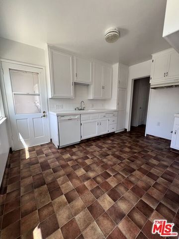 1851 Brockton Avenue, Los Angeles, CA 90025