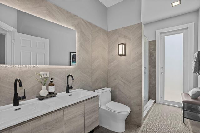 4015 Crossbill Lane, Weston, FL 33331