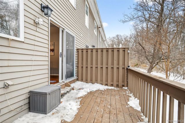 16 Village Green, Bardonia, NY 10954