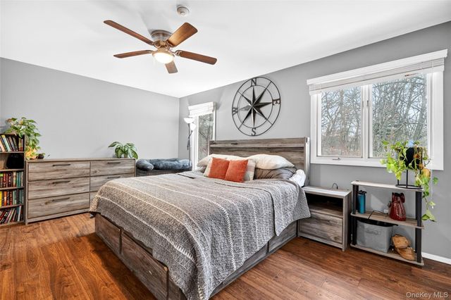 16 Village Green, Bardonia, NY 10954