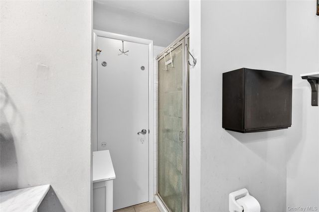 16 Village Green, Bardonia, NY 10954