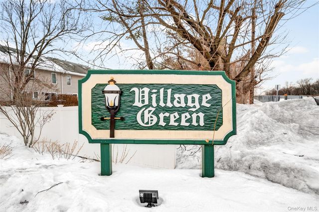 16 Village Green, Bardonia, NY 10954