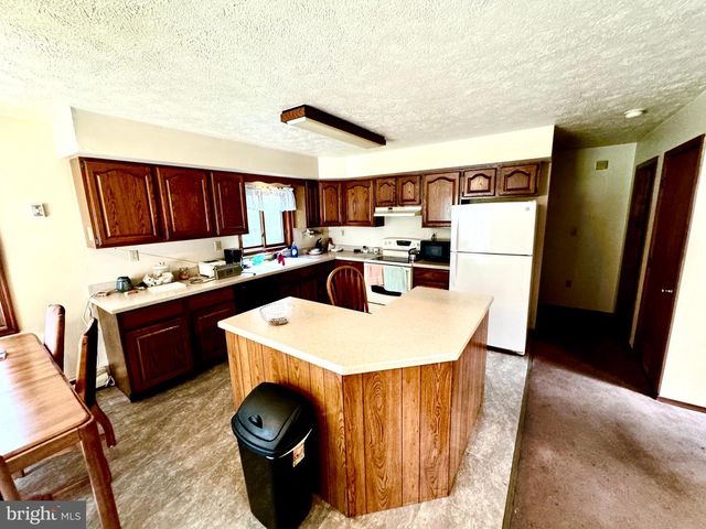 84 TANGLEWOOD DR, Albrightsville, PA 18210