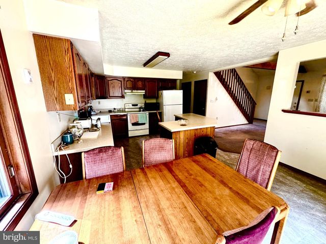 84 TANGLEWOOD DR, Albrightsville, PA 18210