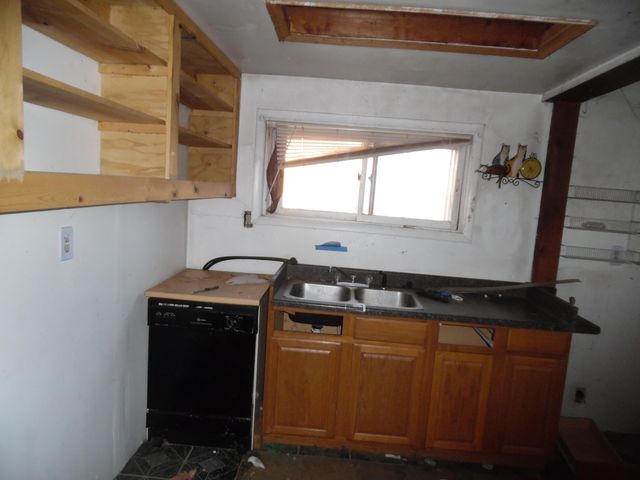 16527 U.S. 12, Cement City, MI 49233