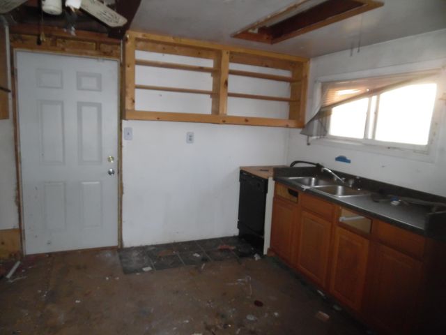 16527 U.S. 12, Cement City, MI 49233