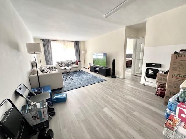 222-89 Braddock Avenue 4B, Bellerose, NY 11428