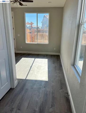 1556 S Oliveira Dr, Mountain House, CA 95391