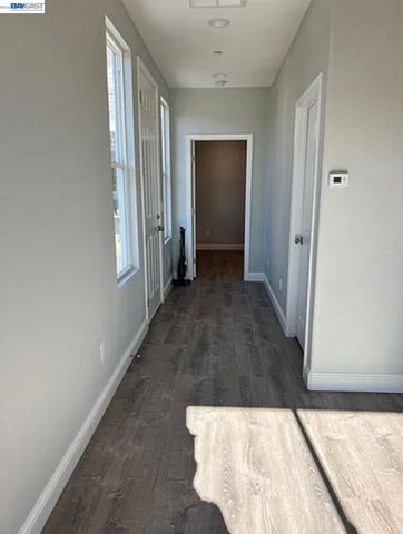 1556 S Oliveira Dr, Mountain House, CA 95391