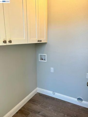 1556 S Oliveira Dr, Mountain House, CA 95391