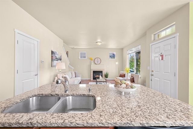 353 Holland Ave, Bellingham, WA 98226