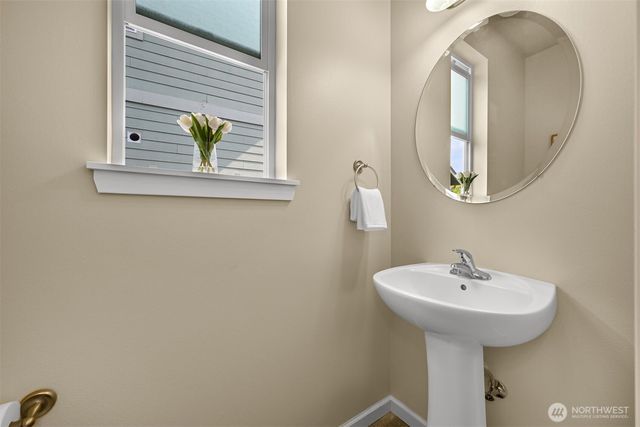 353 Holland Ave, Bellingham, WA 98226