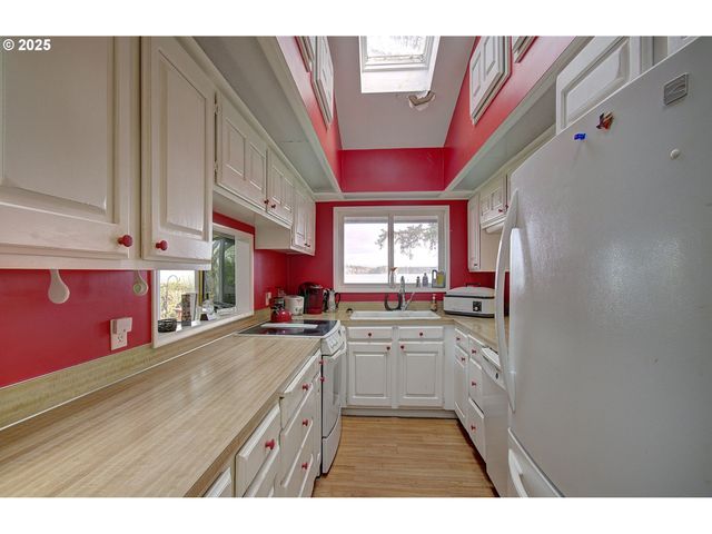 23616 SANDRIDGE Rd, Ocean Park, WA 98640