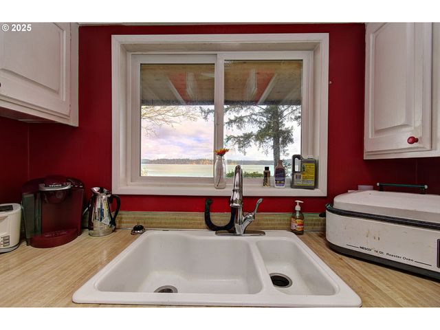 23616 SANDRIDGE Rd, Ocean Park, WA 98640