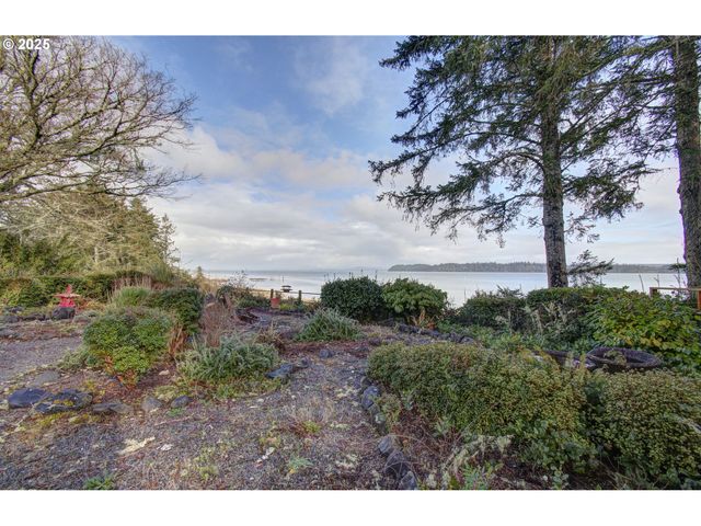 23616 SANDRIDGE Rd, Ocean Park, WA 98640