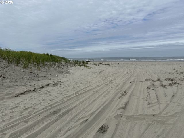 23616 SANDRIDGE Rd, Ocean Park, WA 98640