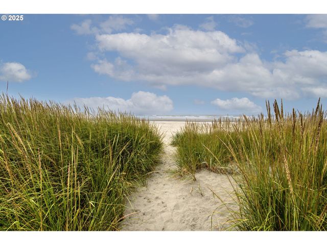 23616 SANDRIDGE Rd, Ocean Park, WA 98640