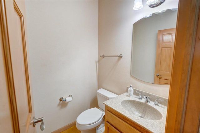 2 Greystone Circle, Middleton, WI 53562