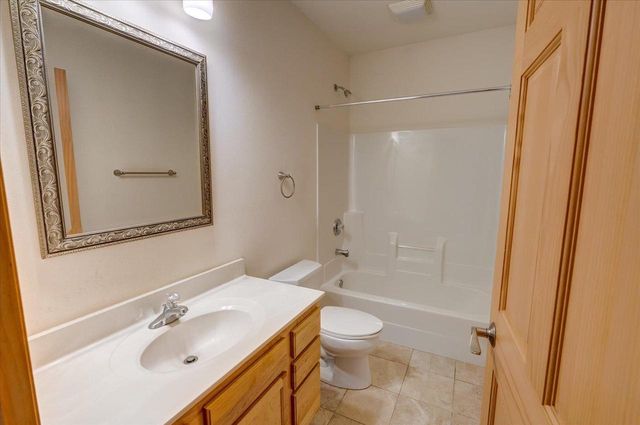 2 Greystone Circle, Middleton, WI 53562