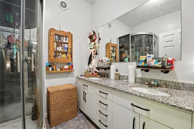 5629 New London Road, Ashtabula, OH 44004