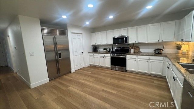 2174 W Picadilly, Hanford, CA 93230