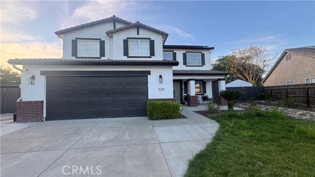 2174 W Picadilly, Hanford, CA 93230