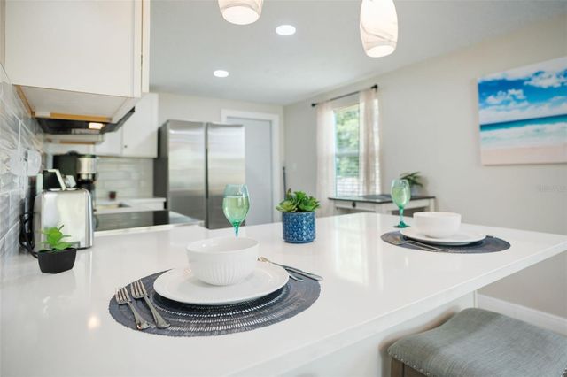 1004 67TH AVENUE W, Bradenton, FL 34207