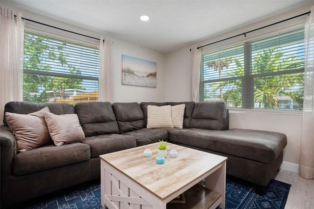 1004 67TH AVENUE W, Bradenton, FL 34207