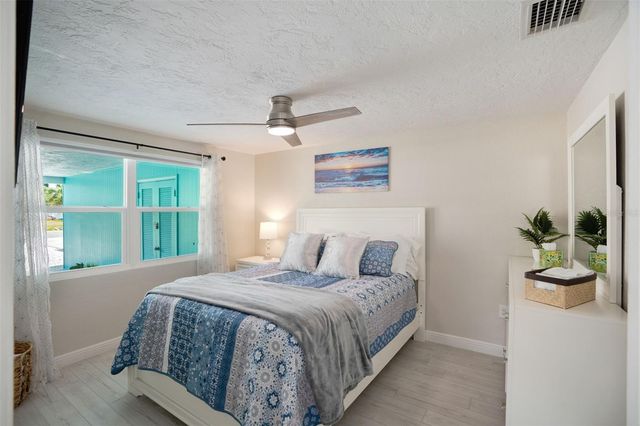 1004 67TH AVENUE W, Bradenton, FL 34207