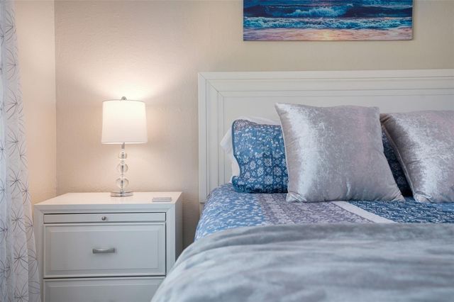 1004 67TH AVENUE W, Bradenton, FL 34207