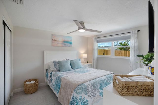 1004 67TH AVENUE W, Bradenton, FL 34207