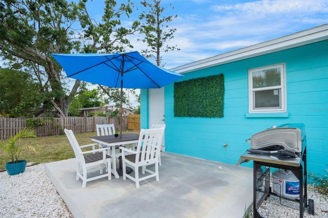 1004 67TH AVENUE W, Bradenton, FL 34207