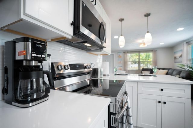 1004 67TH AVENUE W, Bradenton, FL 34207