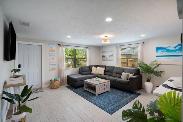 1004 67TH AVENUE W, Bradenton, FL 34207