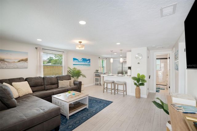 1004 67TH AVENUE W, Bradenton, FL 34207