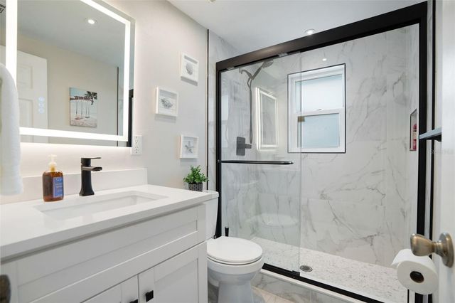 1004 67TH AVENUE W, Bradenton, FL 34207