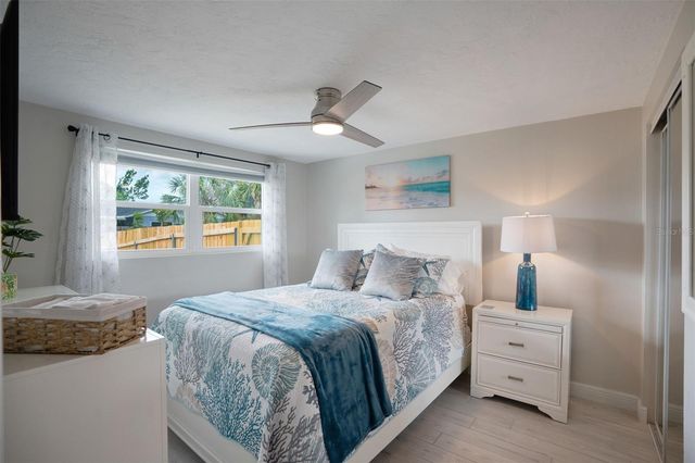 1004 67TH AVENUE W, Bradenton, FL 34207