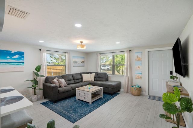 1004 67TH AVENUE W, Bradenton, FL 34207