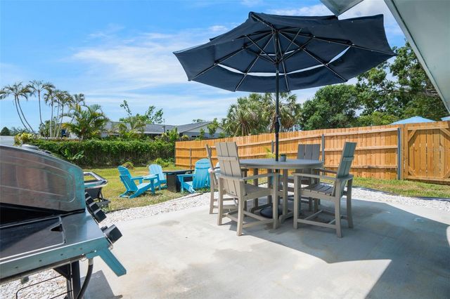 1004 67TH AVENUE W, Bradenton, FL 34207