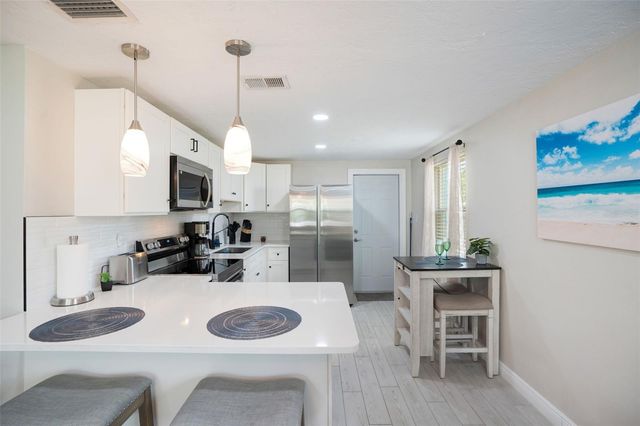 1004 67TH AVENUE W, Bradenton, FL 34207