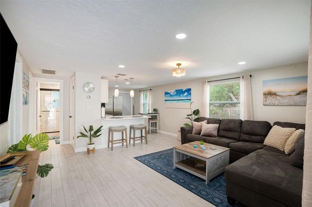 1004 67TH AVENUE W, Bradenton, FL 34207