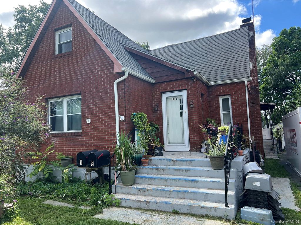 19 White Street, Newburgh, NY 12550 — exterior