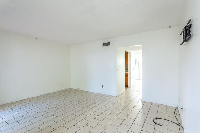 5080 Elmhurst Road N C, West Palm Beach, FL 33417