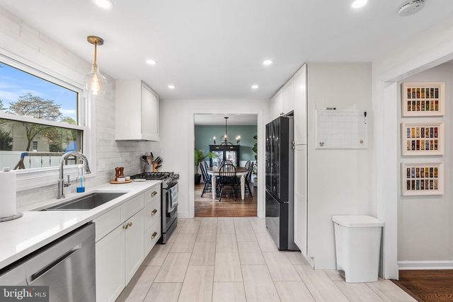 301 WESTWOOD DR, West Deptford, NJ 08096