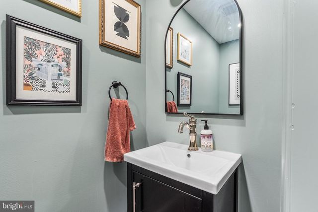 301 WESTWOOD DR, West Deptford, NJ 08096