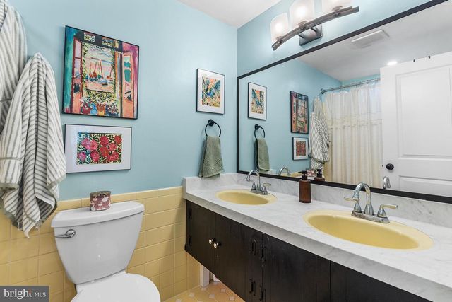 301 WESTWOOD DR, West Deptford, NJ 08096